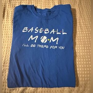 F•R•I•E•N•D•S Baseball Mom T-Shirt BN sz med